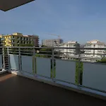 Trilocale Diplomatic Fronte Mare Piazza Torino *