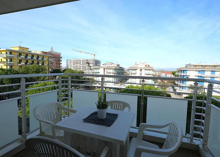 Trilocale Diplomatic Fronte Mare Piazza Torino Lido di Jesolo